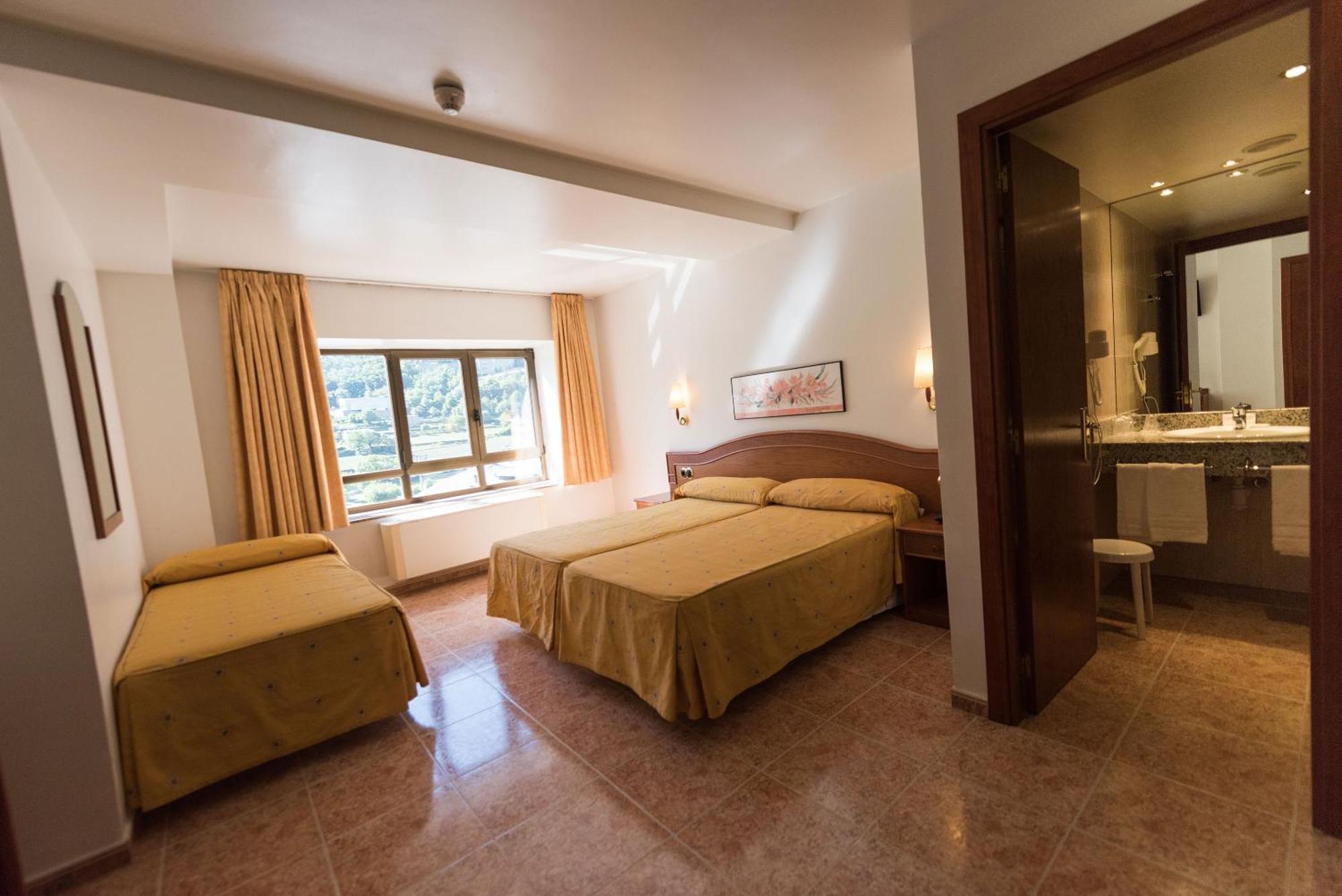 Hotel Cervol Andorra la Vieja Habitación foto